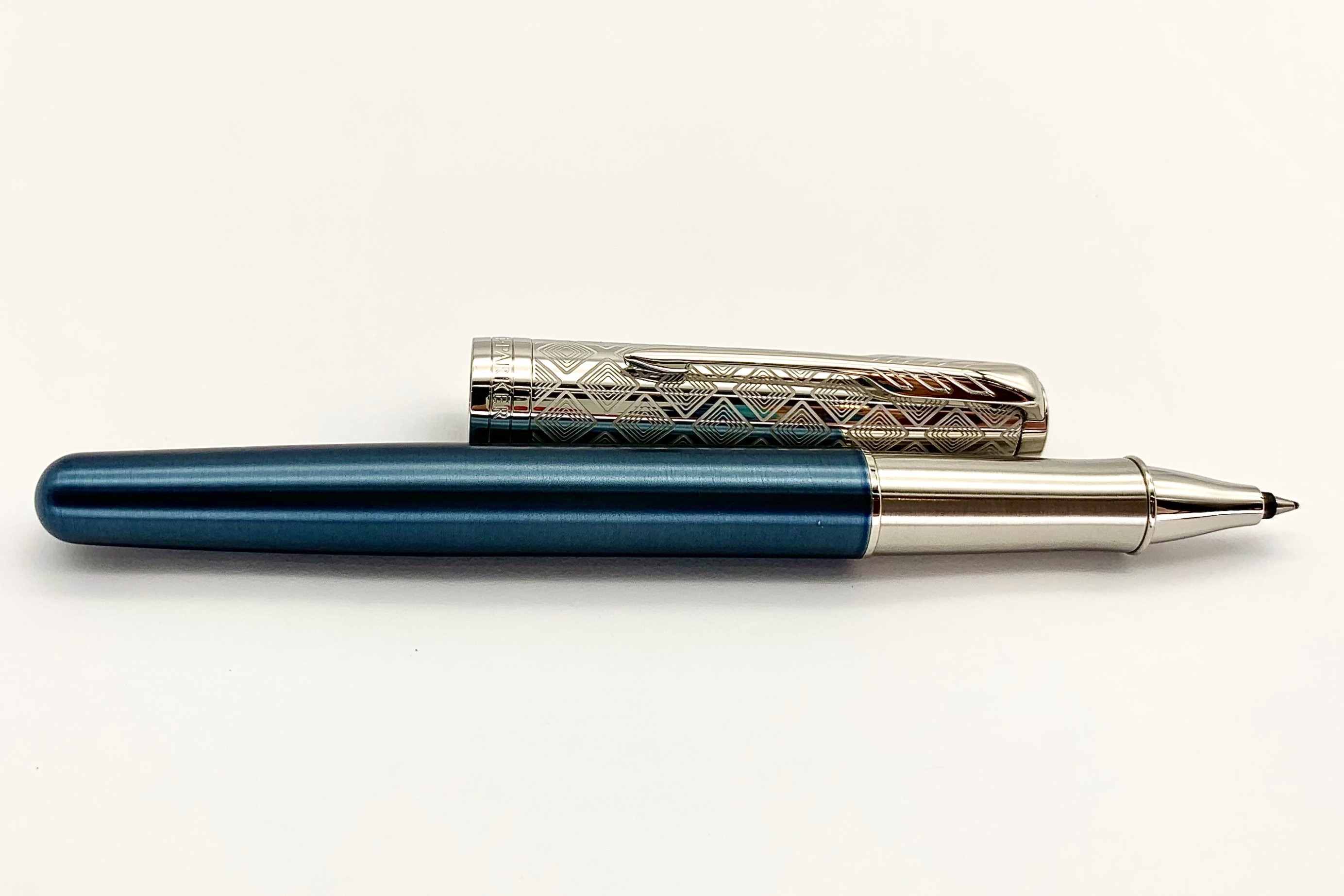 ParkerSonnetMetalAndBlueLacquerRollerBallPen_f